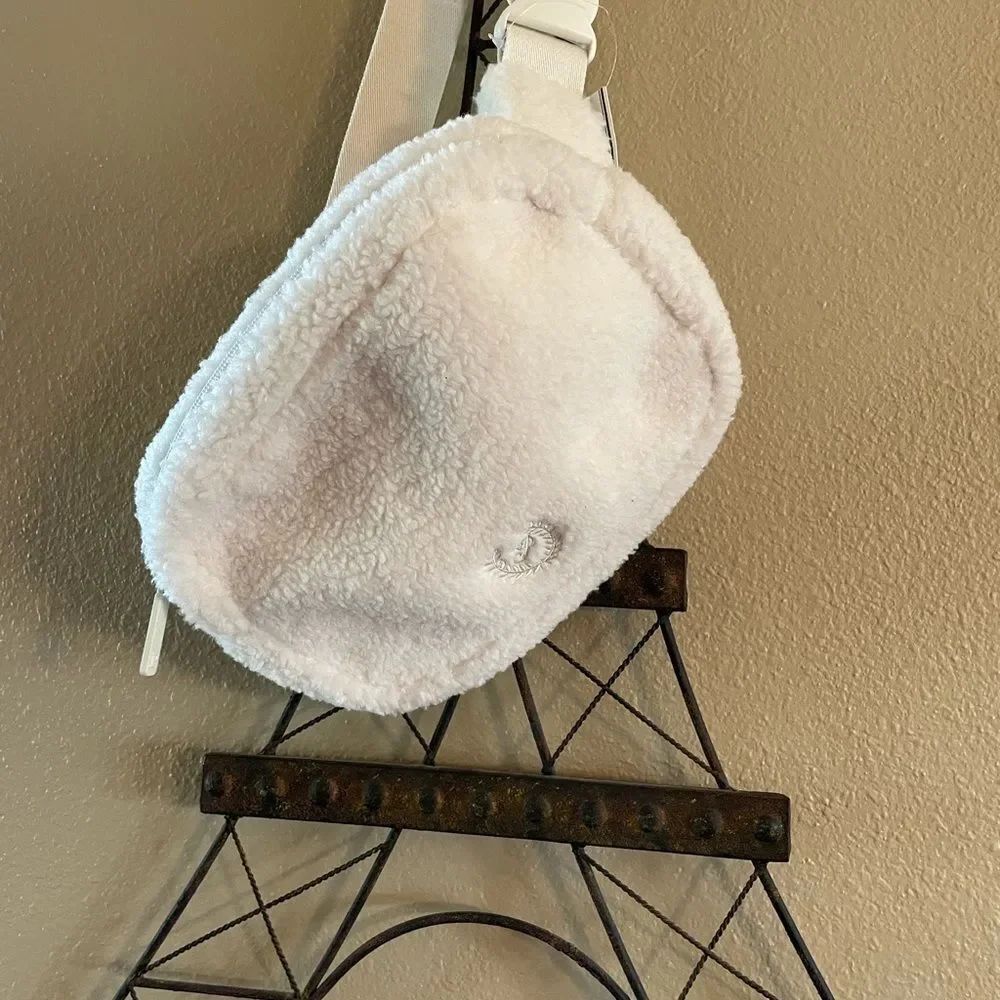 VS PINK Cream Color Sherpa Crossbody Bag NWT